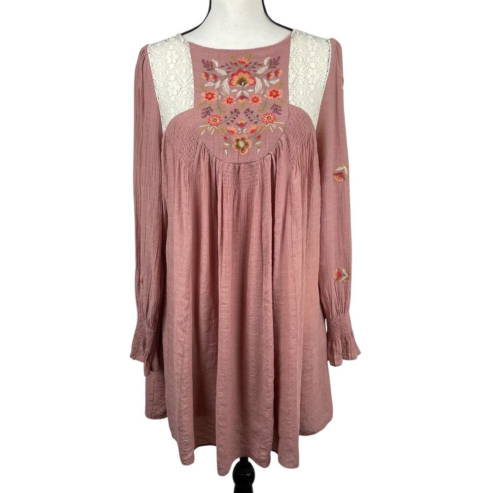 Umgee‎ USA Babydoll Dress Small Mauve Embroidered Lace Boho Long Sleeve Peasant
